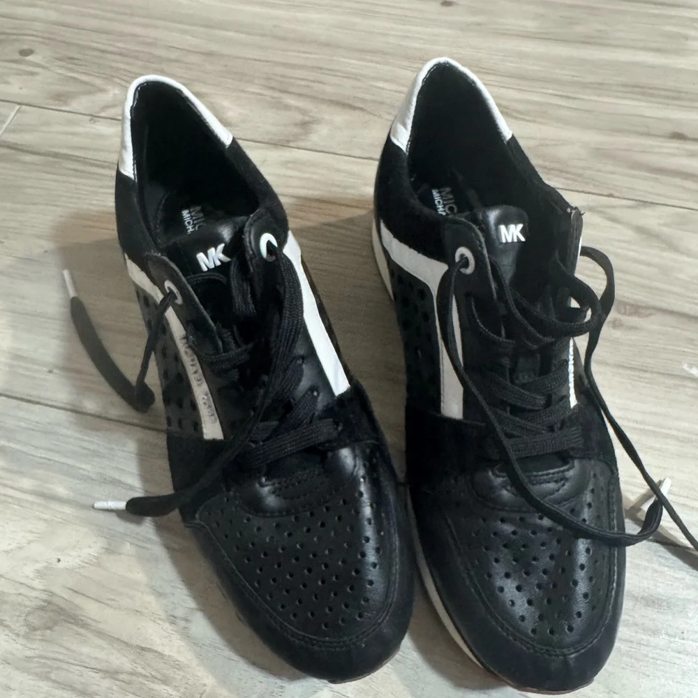 Michael Kors New Black and White Sneakers‎